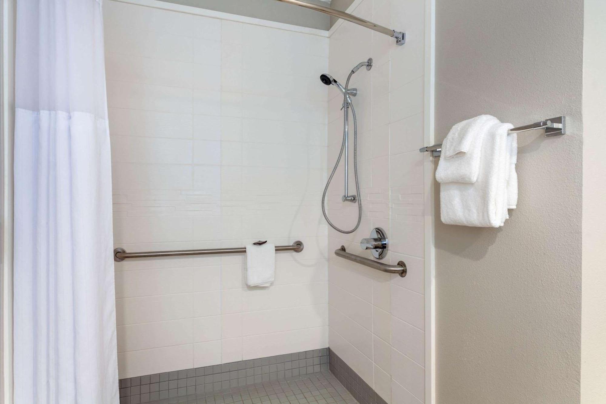 Hotel Nobile Parkway At Celebration Orlando Very Close To Theme Parks 3*